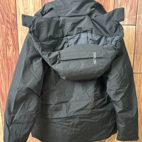 NWT Arc'teryx Black Gore-Tex Outdoor Jacket - Waterproof Ski/Hiking Coat - Picture 2 of 8